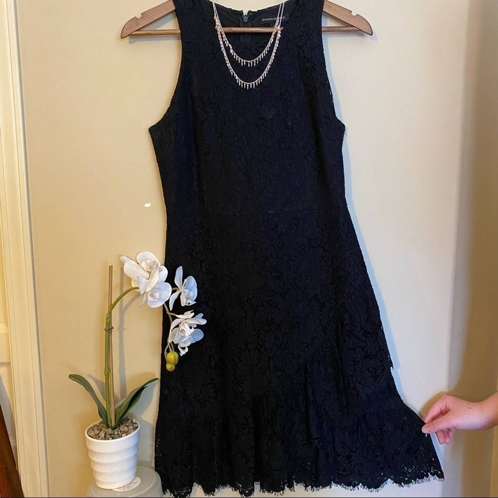 BANANA Republic black lace, tiered skirt dress
